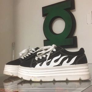 Women’s size 6 platform sneakers